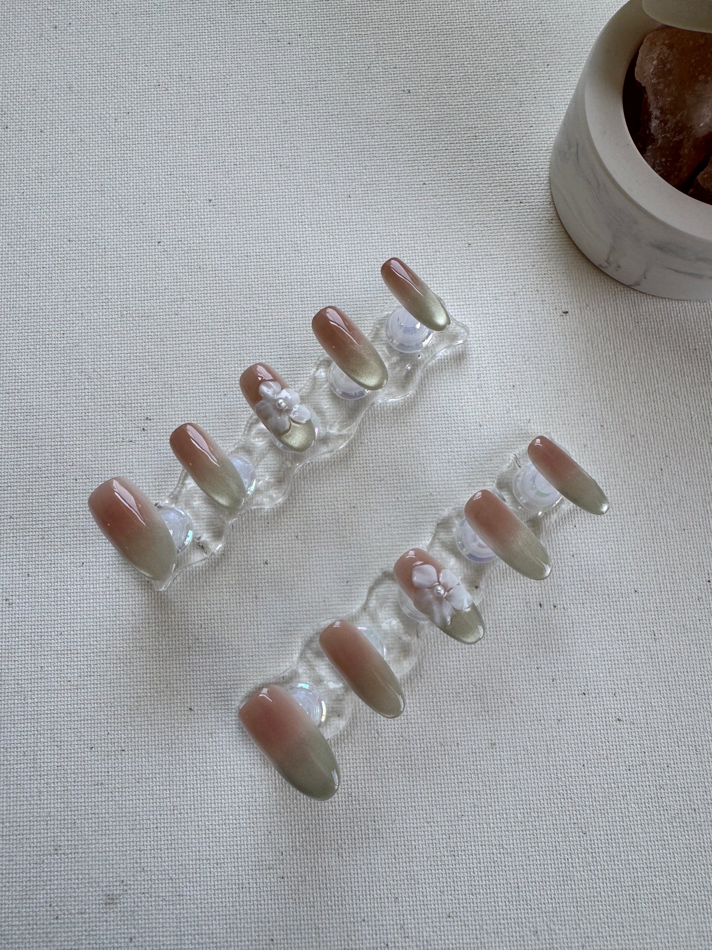 Spring Gaze – Cat Eye Ombre with Mini Floral Embellishment