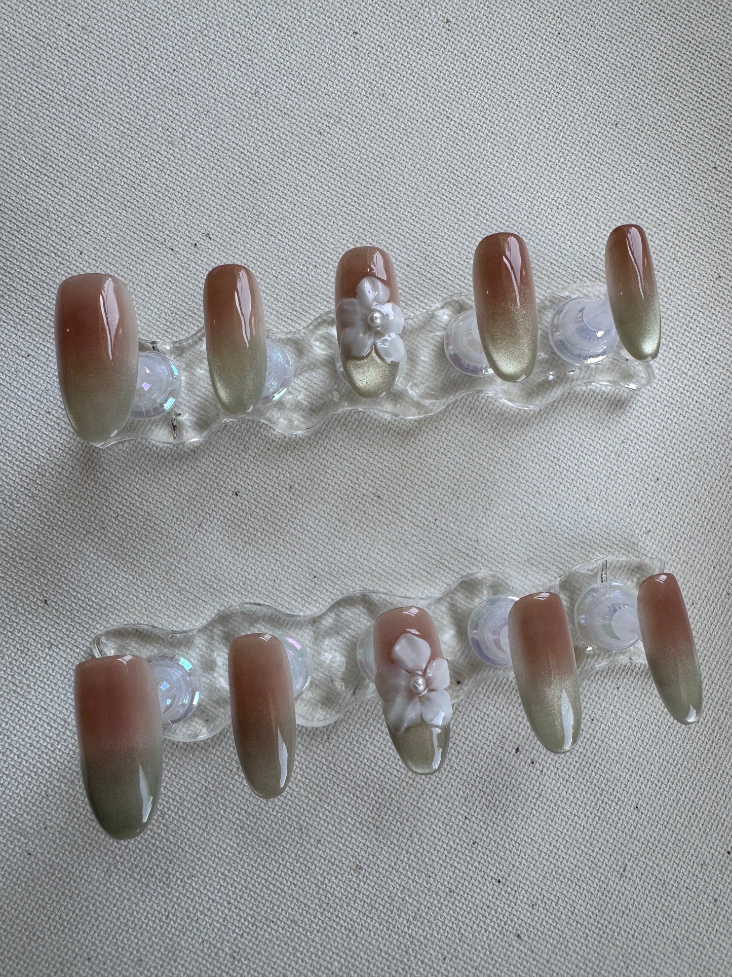 Spring Gaze – Cat Eye Ombre with Mini Floral Embellishment