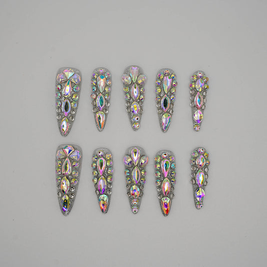 Queen’s Sparkle Accent - Dazzling Rhinestone Stiletto Press-On Nails