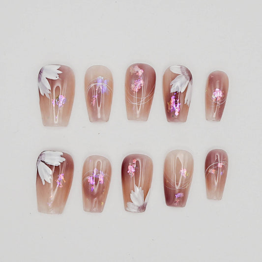 Opal Bloom – Hand-Painted Daisies on Lilac Glow Nails